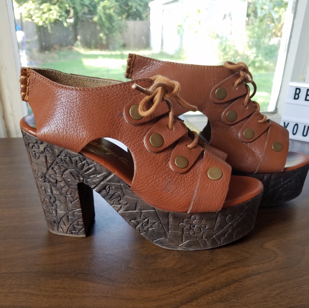 Free people wedge clogs